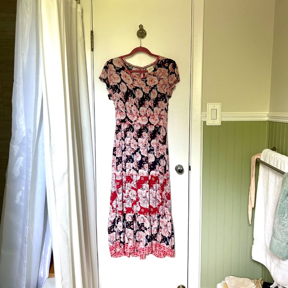 Knox Rose Dress with tiered layers and Short Sleeves - Picture 4 of 13